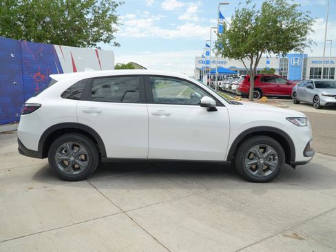 New 2026 Honda HR-V LX image 4