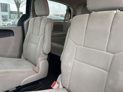 Used 2012 Dodge Grand Caravan SE image 21