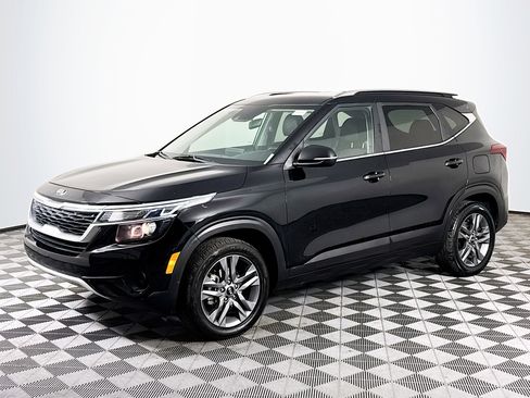 Used 2021 Kia Seltos S image 4