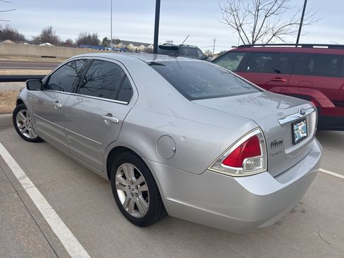 Used 2007 Ford Fusion SEL image 2