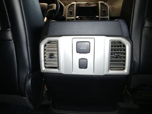 Used 2015 Ford F150 Lariat image 41