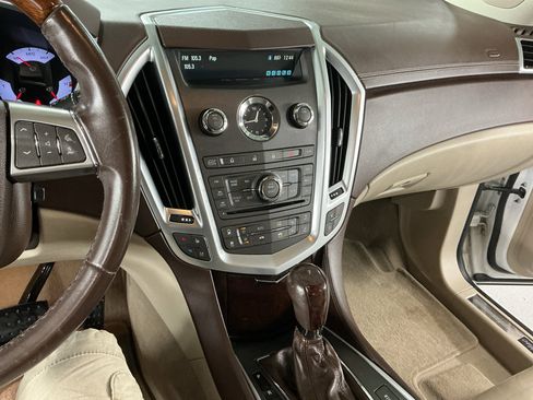 Used 2010 Cadillac SRX Premium image 7