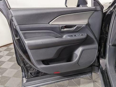 Used 2025 Toyota Grand Highlander AWD image 15