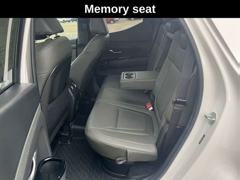 Used 2025 Hyundai Santa Cruz Limited image 16