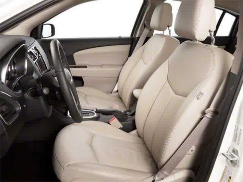 Used 2013 Chrysler 200 Touring w/ S Exterior Appearance Pkg image 6