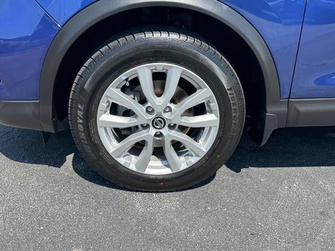 Certified 2022 Nissan Rogue Sport SV AWD/4WD image 9