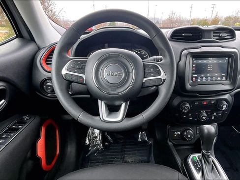 Used 2019 Jeep Renegade Sport image 5