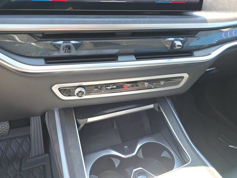 Used 2025 BMW X7 xDrive40i w/ Premium Package AWD/4WD image 29