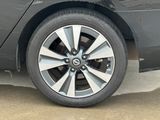 Used 2017 Nissan Sentra SL image 6