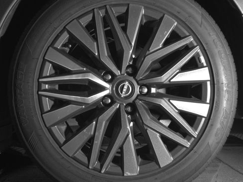 Used 2025 Nissan Altima 2.5 SV image 14