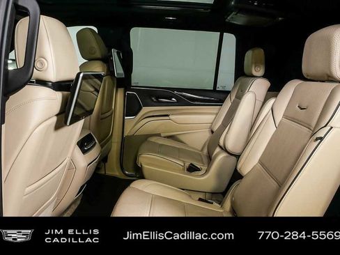 Used 2022 Cadillac Escalade ESV Premium Luxury image 20