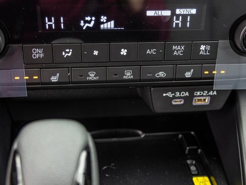 New 2026 Subaru Outback Limited AWD/4WD image 9