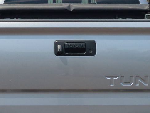 Used 2018 Toyota Tundra SR5 AWD/4WD image 43