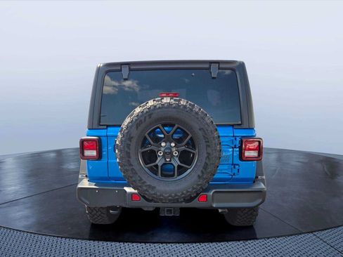 Used 2025 Jeep Wrangler Sport AWD/4WD image 5