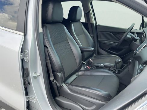 Used 2021 Buick Encore Preferred w/ Safety Package image 18