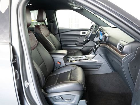 Used 2023 Ford Explorer Platinum AWD/4WD image 19