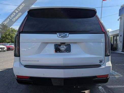 Used 2022 Cadillac Escalade ESV Sport Platinum AWD/4WD image 11