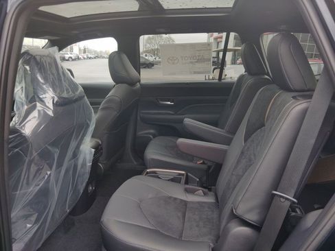 New 2026 Toyota Grand Highlander AWD Hybrid image 10