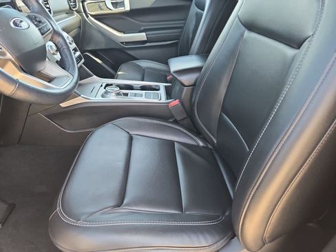 Used 2023 Ford Explorer XLT w/ Equipment Group 202A image 14