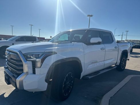 Used 2023 Toyota Tundra Limited AWD/4WD image 7