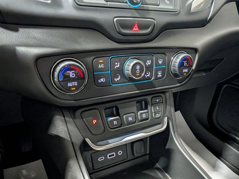 Used 2020 GMC Terrain SLE w/ Driver Convenience Package image 27