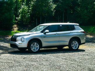 New 2025 Mitsubishi Outlander ES video 3