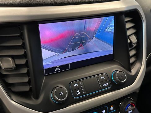 Used 2023 GMC Acadia SLT image 12