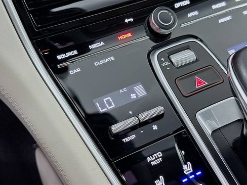 Certified 2023 Porsche Panamera 4 Platinum Edition AWD/4WD image 18