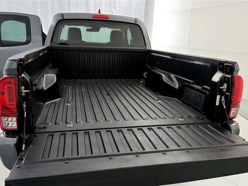 Certified 2019 Toyota Tacoma SR image 19