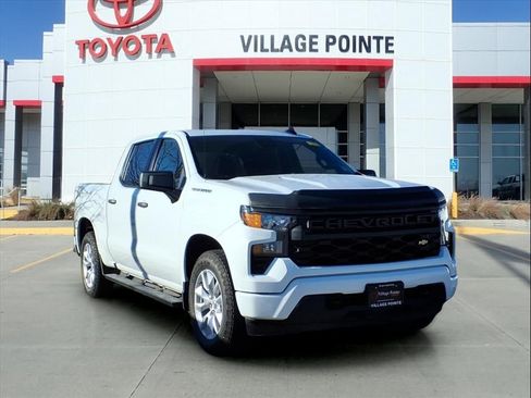 Used 2022 Chevrolet Silverado 1500 Custom image 3