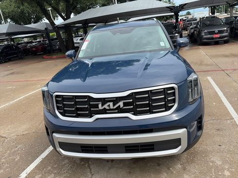 Used 2025 Kia Telluride S FWD image 2