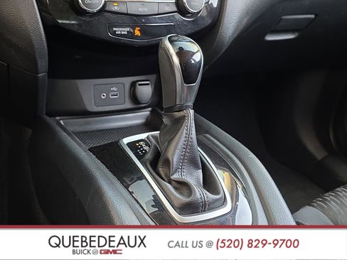 Used 2020 Nissan Rogue SV FWD image 18