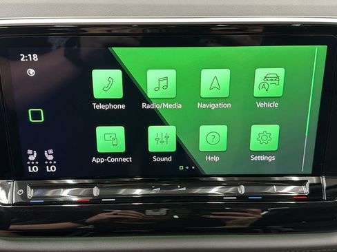 Used 2025 Volkswagen Atlas Peak Edition SE AWD/4WD image 18