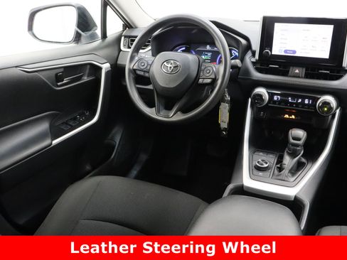 Certified 2025 Toyota RAV4 LE image 27