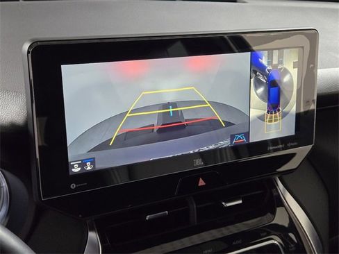 Used 2021 Toyota Venza Limited image 35