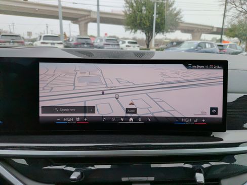 Used 2025 BMW X5 xDrive40i image 17