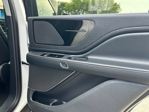 Used 2026 Lincoln Aviator 2WD w/ Jet Appearance Package image 36