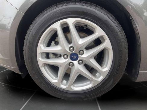 Used 2015 Ford Fusion SE image 29