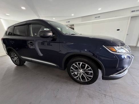 Used 2018 Mitsubishi Outlander SEL AWD/4WD image 9