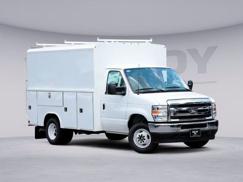 New 2026 Ford E-350 and Econoline 350 Super Duty w/ Power Equipment Group RWD image 1