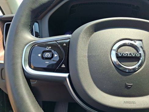 Certified 2023 Volvo XC60 B5 Plus w/ Climate Package AWD/4WD image 23
