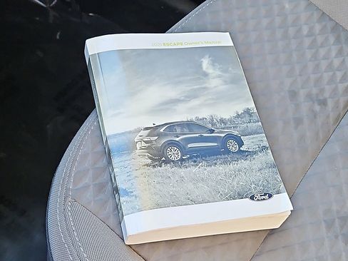 Used 2021 Ford Escape SE image 28