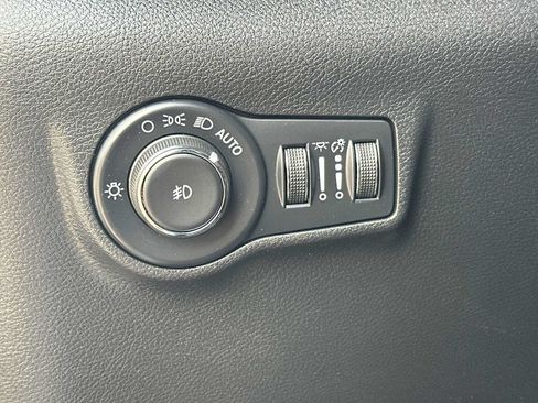 Used 2025 Jeep Compass Limited w/ Elite Group AWD/4WD image 18