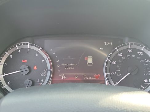 Used 2024 Toyota Highlander LE image 22