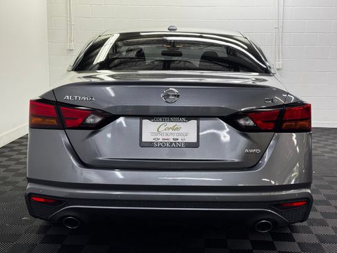 Used 2022 Nissan Altima 2.5 SV w/ SV Premium Package AWD/4WD image 6