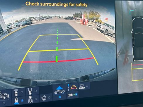 Used 2024 Toyota Tacoma Limited w/ Limited Package (LT) image 15