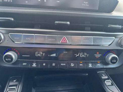 Used 2025 Kia Telluride S FWD image 21