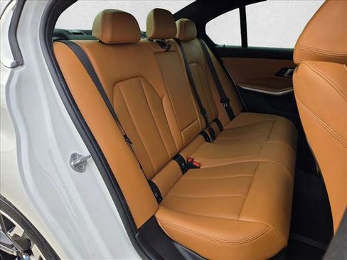 Used 2025 BMW 330i Sedan w/ Premium Package image 21