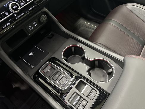 Used 2025 Honda Pilot Black Edition image 26