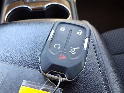 Used 2023 GMC Acadia SLE w/ Driver Convenience Package image 13